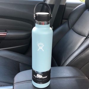 Hydro Flask 24oz arctic blue NWT